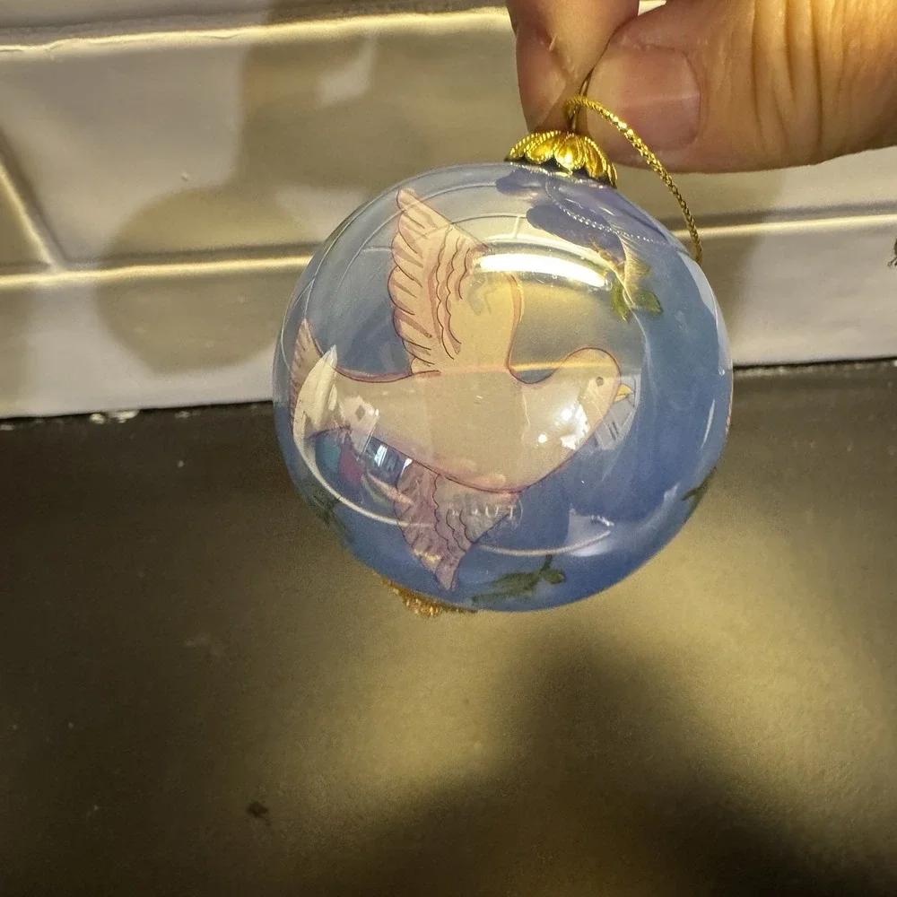 Dove Peace On Earth 2005‎ Pier 1 Li Bien Art Glass Ball Ornament Reverse Painted